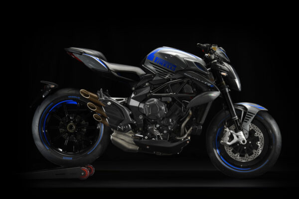 RUTALE 800 RR PIRELLI